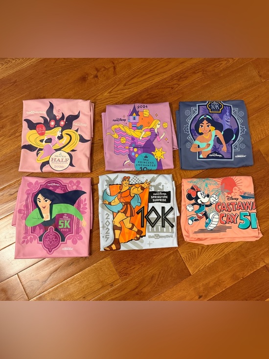 Disney Tops - Disney runDisney Women’s Athletic Fit T-Shirts Size M